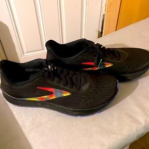 Brooks black & Multi Hyperion Tempo 9.5